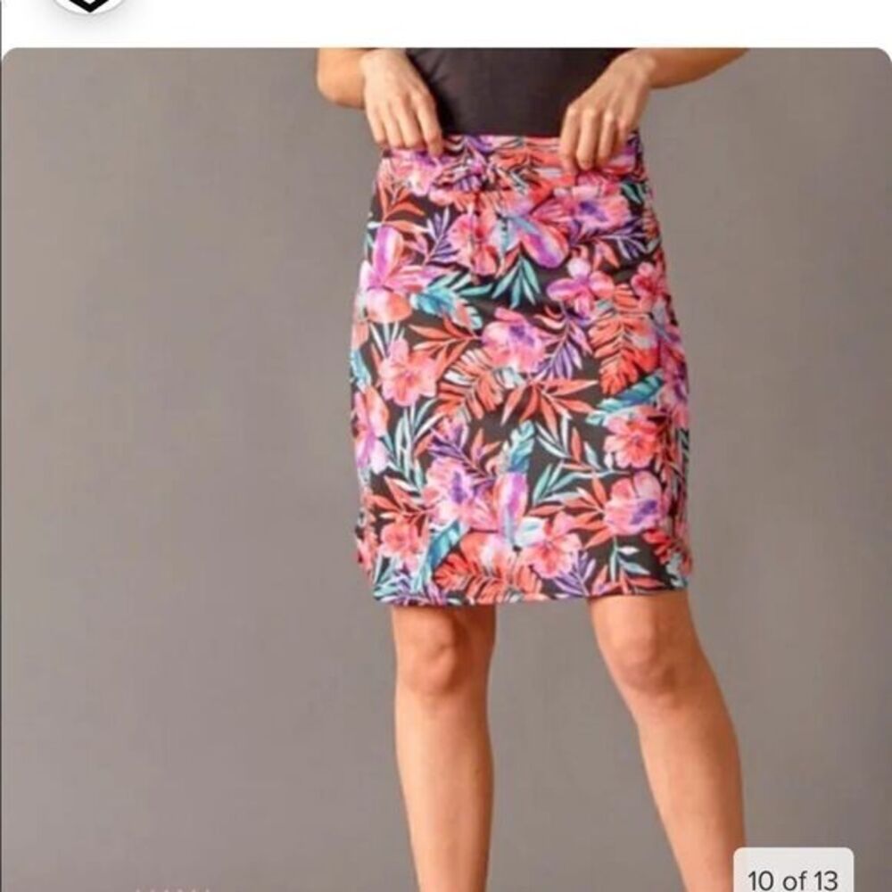 New Agnes & Dora hibiscus flower print skirt with tie waist stretch